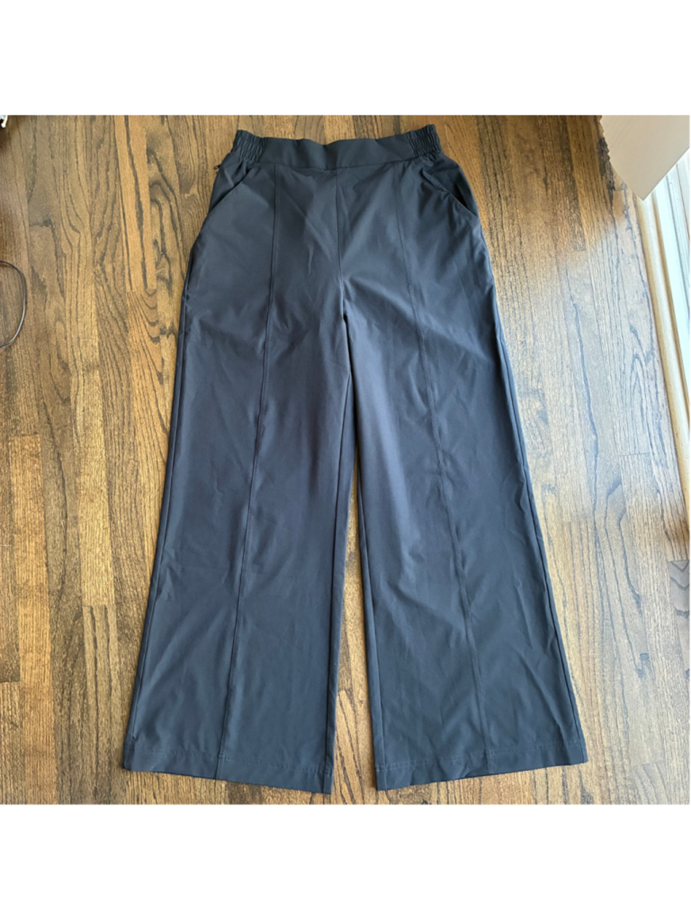 FABLETICS Downtown Wide Leg Black PantS Zip Pocket Travel Athleisure Fitness EUC